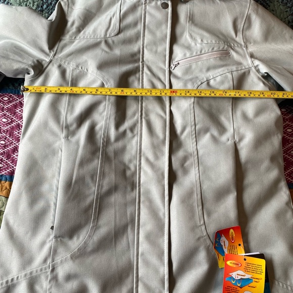 Gorgeous Wind River winter jacket - Picture 8 of 10